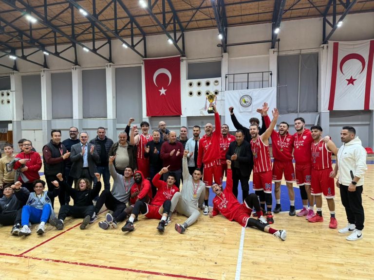 Basketbol KTSYD Kupası Şampiyonu Gönyeli Koop Bank