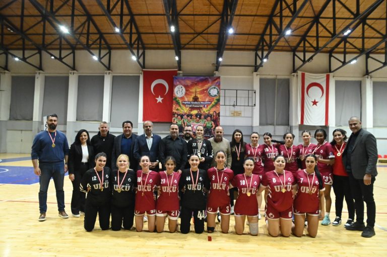 HENTBOL KTSYD KUPASI'NDA ŞAMPİYONLUKLAR UKÜ'NÜN